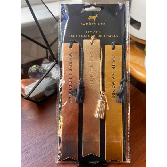 Gift With $40 Purchase - Add to Bundle! - Picture 2 of 3